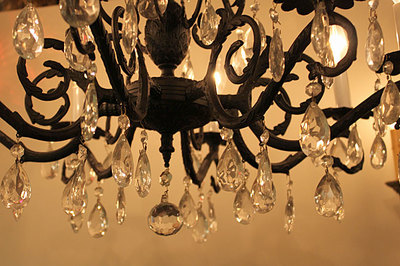 0110.antiquechandelier4.jpg