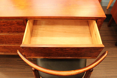 0223.desk4dr5.jpg