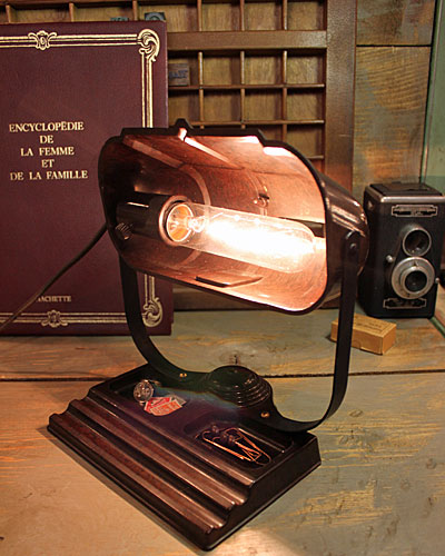 antique bakelite light*at's antique diary* | サスティナブルな家具と過ごそう。安心して気持ち良く