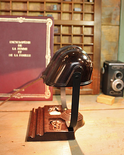 antique bakelite light*at's antique diary* | サスティナブルな家具と過ごそう。安心して気持ち良く