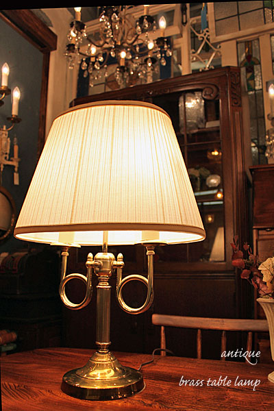 1108.brasstablelamp1.jpg