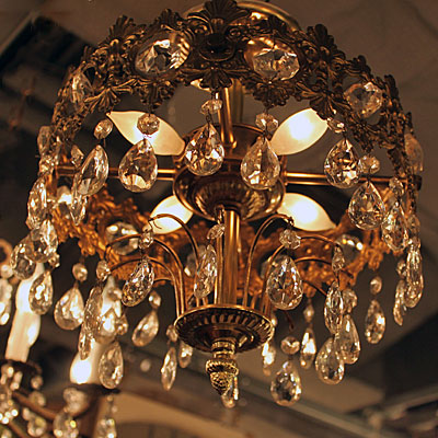 1108.chandelier4spt1.jpg