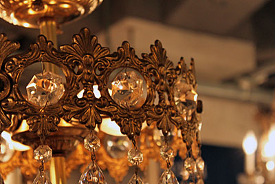 1108.chandelier4spt2.jpg