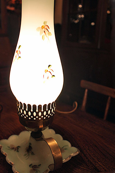 1108.mintrosetablelamp3.jpg