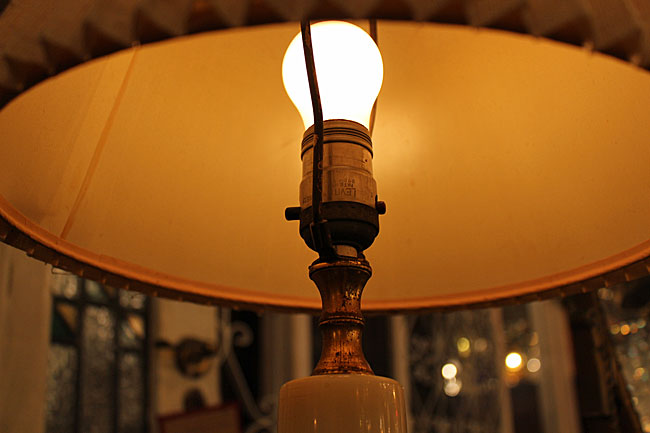 13.5.18.ivorytablelamp5.jpg