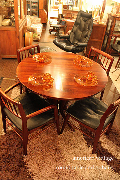 606roundtableset6.jpg