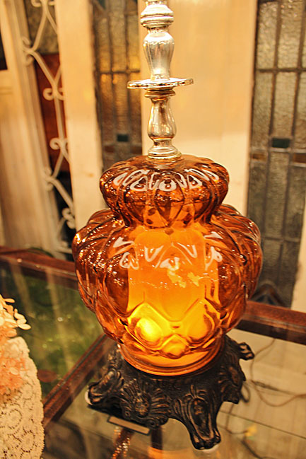 7.5.tablelamp.amber4.jpg