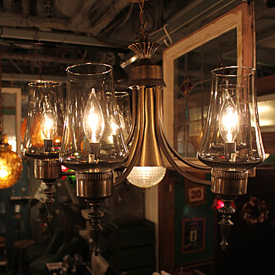 8.30.vintagechandelier5.4.jpg