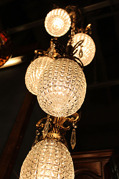 9.28.5glasschandelier1.jpg