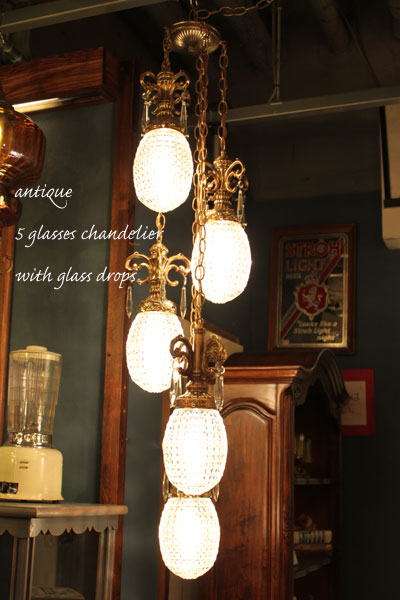 9.28.5glasschandelier4.jpg