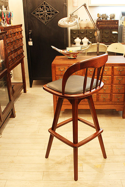 midcenturystool1.jpg