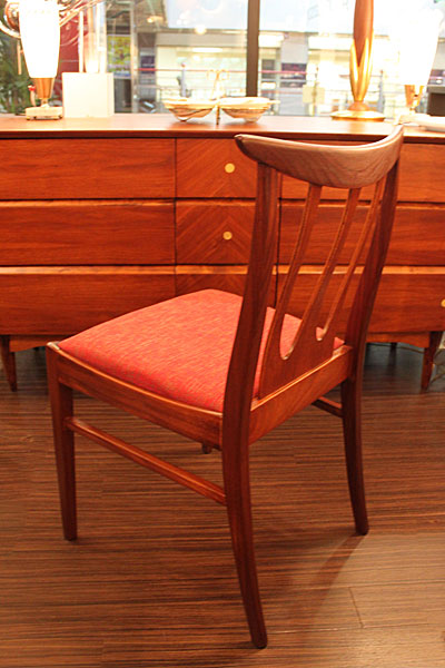 w.chair1.jpg