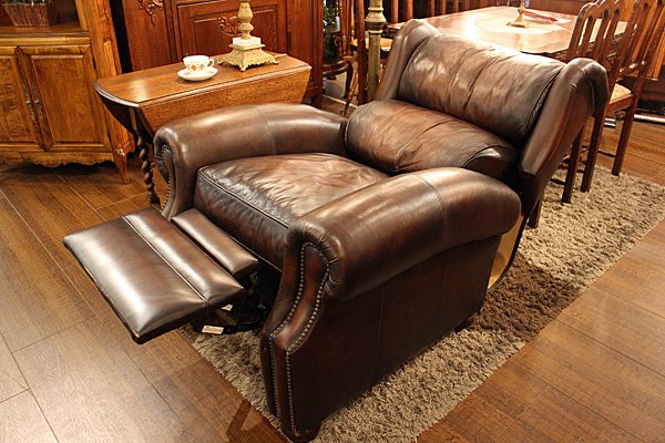 161226leathersofarecliner1