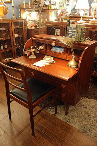 antique & Vintage furniture at's(アッツ)□ / イギリスヴィンテージ